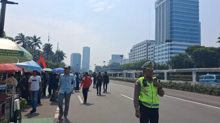 Jalan Depan Gedung DPR RI Ditutup saat Peringatan Hari Buruh 2026