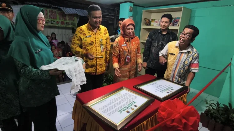 Walkot Jakbar Resmikan Bale Warga M.H Thamrin Taman Sari