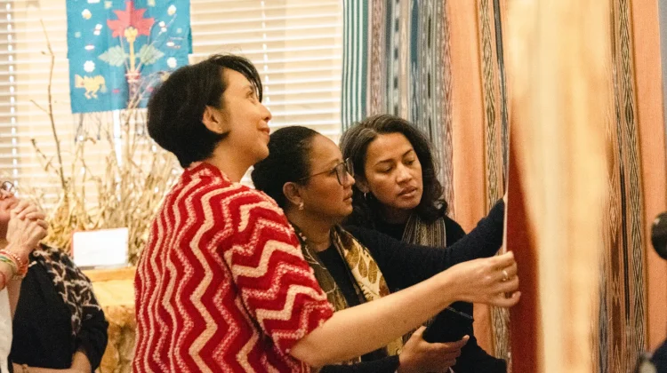 Melalui Pameran Tenun, Indonesia Perkenalkan Harmoni Alam ke Publik Belanda