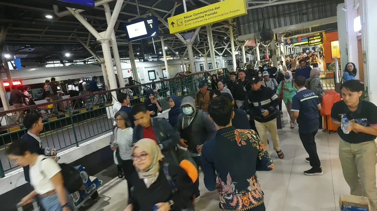 KAI Services Salurkan Layanan Pemulihan bagi 90.783 Penumpang