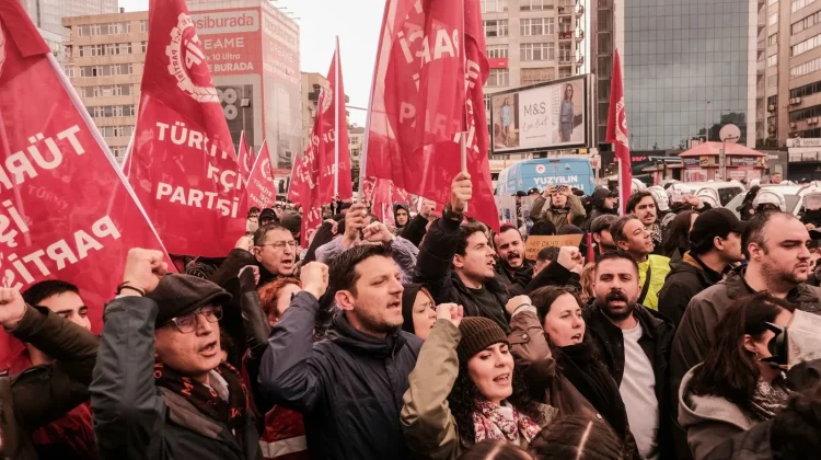 Aksi May Day di Turki Berujung Ricuh, Ratusan Demonstran Ditangkap