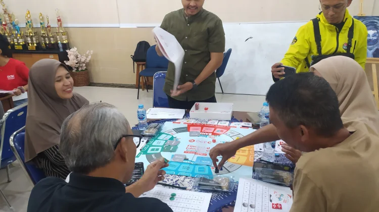 Pelaku UMKM Terima Literasi Keuangan lewat Simulasi Bisnis Ikasman 37 Jakarta