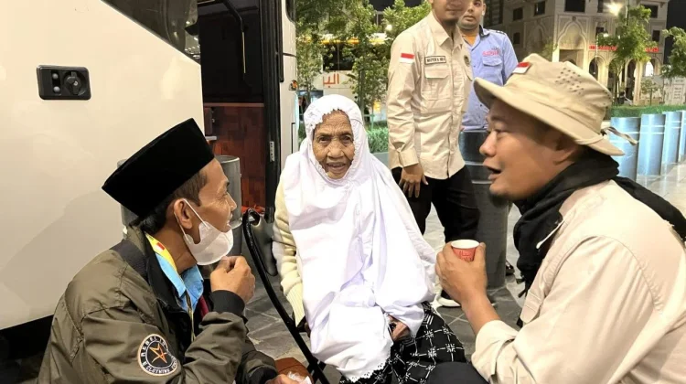 Doa Mbah Jumirah Mengiringi Haji dan Keluarganya
