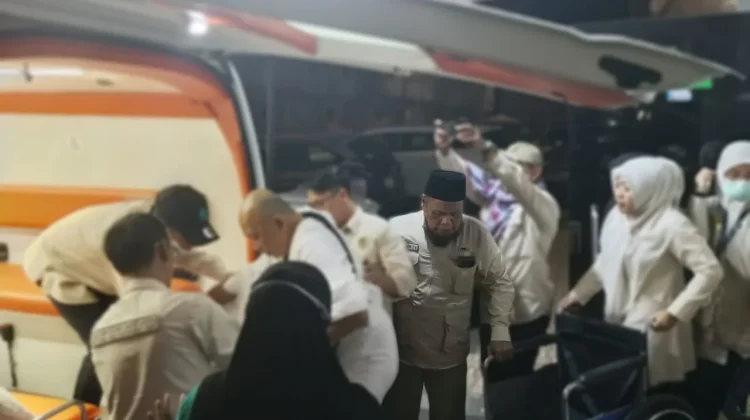 Tiga Jemaah Sakit Dievakuasi ke Makkah Naik Ambulans