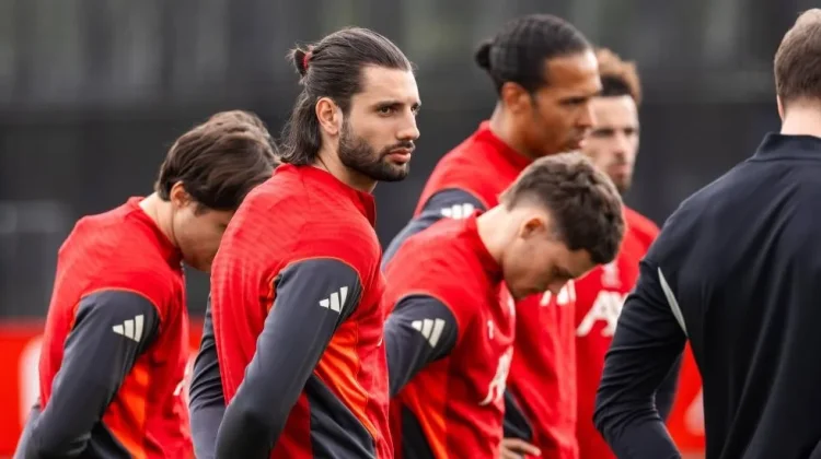 Arne Slot Sebut Laga ke Old Trafford Sangat Penting bagi Liverpool
