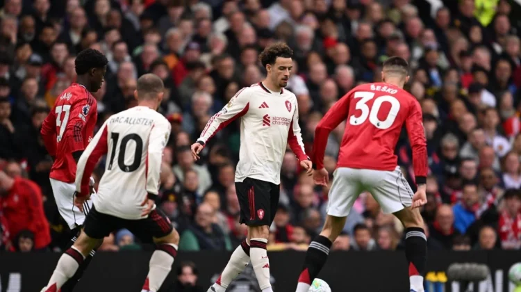 Slot Kecewa Liverpool Kalah dari Manchester United 3-2