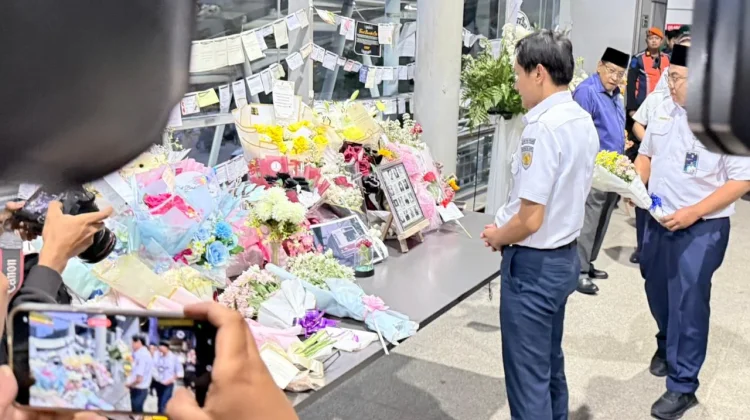 KAI Gelar Doa Bersama untuk Keluarga Korban di Stasiun Bekasi Timur