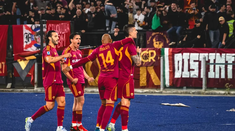 Pesta Gol Atas Fiorentina, Roma Jaga Peluang ke Liga Champions Mendatang
