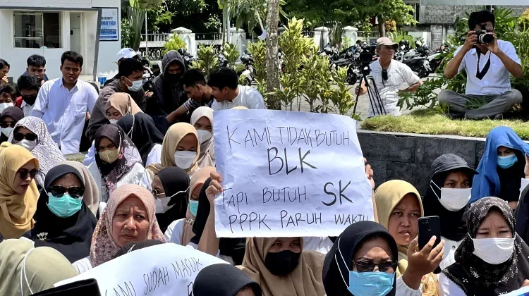 SE Mendikdasmen 7/2026, Komisi II DPR Sorot Nasib Masa Depan Guru Honorer