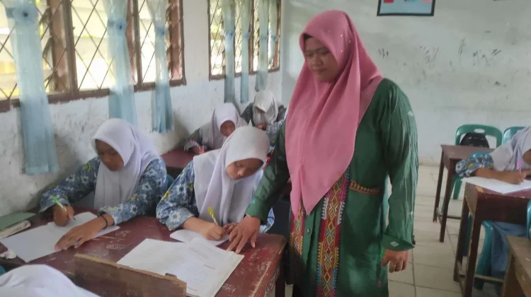 Penghapusan Status Honorer dalam UU ASN, DPR Was-Was Muncul Ketidakpastian Baru