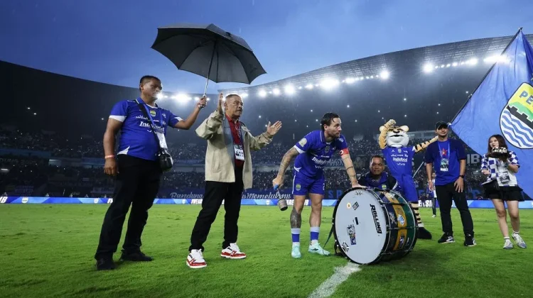 Umuh Instruksikan Persib All Out Demi Gelar Juara