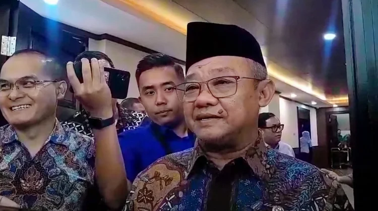 Mendikdasmen Tanggapi Isu Guru Non-ASN Dilarang Mengajar di Sekolah Negeri