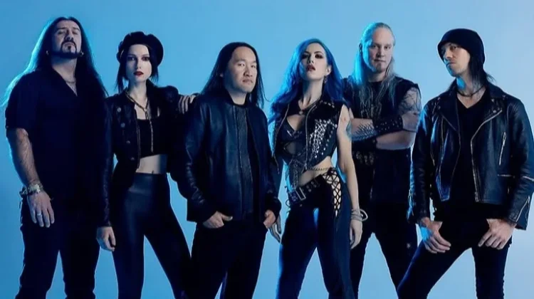 Alissa White-Gluzz Resmi Jadi Vokalis Baru DragonForce