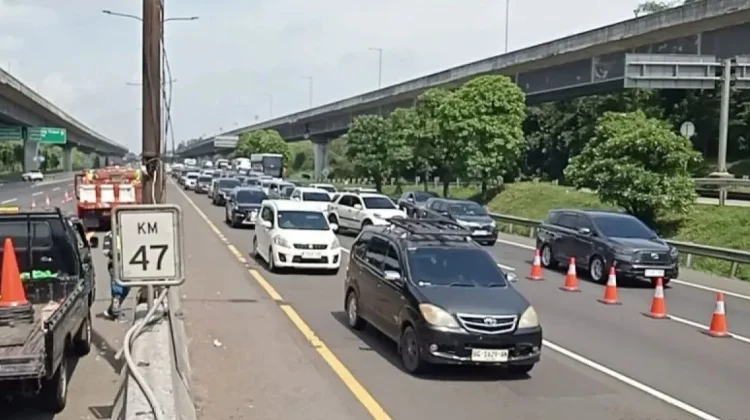 Contraflow Tol Jakarta-Cikampek Diberlakukan Imbas Pemeliharaan Jalan