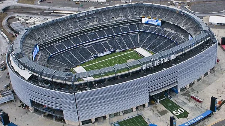 Stadion MetLife  Berbenah, Rumput Baru Siap Sambut Laga Besar