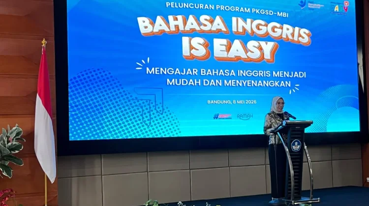 Guru Peserta Pelatihan Bahasa Inggris Mulai Mengajar di Kelas 3 SD