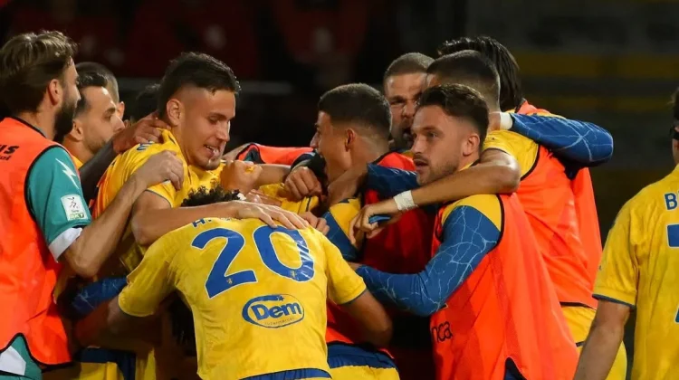 Frosinone Pesta Gol ke Gawang Mantova, Tiket Serie A dalam Genggaman