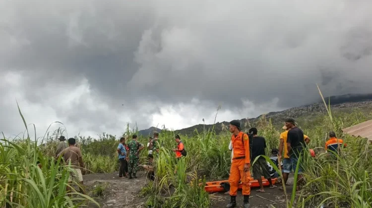 SAR Fokuskan Pencarian Tiga Pendaki di Bibir Kawah Gunung Dukono