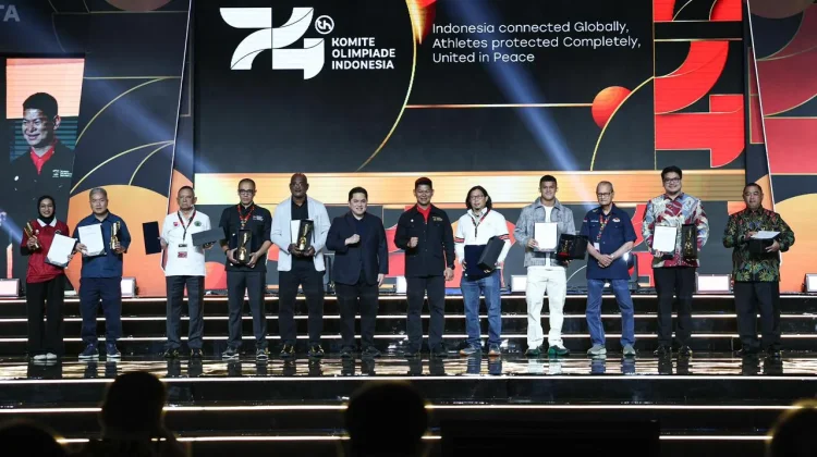 Rizki Juniansyah dan Bob Hasan Raih The Game Changer Award NOC Indonesia