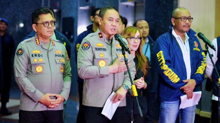 Bareskrim Bongkar Judi Online Internasional di Jakbar, 321 Tersangka Diamankan