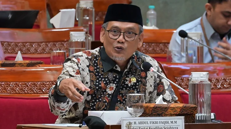 SE Mendikdasmen 7/2026, DPR Dorong Pemerintah Siapkan Skema Solusi Komprehensif