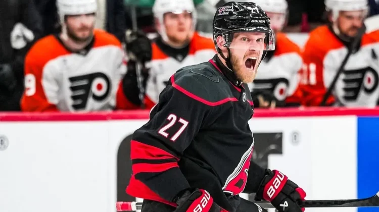 Dua Putaran Sapu Bersih, Hurricanes Lolos ke Final Wilayah Timur NHL