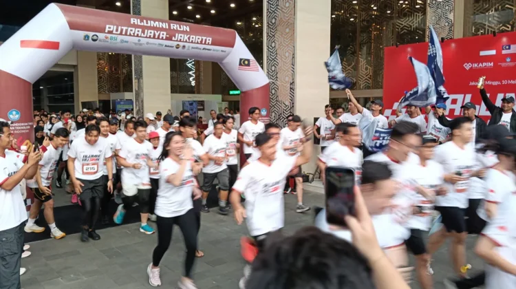 Indonesia-Malaysia Perkuat Diplomasi Rakyat lewat Alumni Run Putrajaya-Jakarta