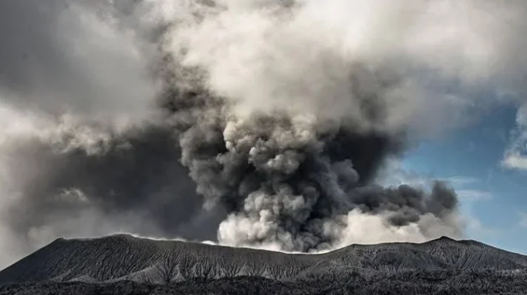 Memahami Jejak Erupsi Panjang Gunung Dukono