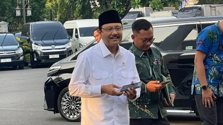 Mensos Laporkan Kinerja Program Strategis Sosial ke Presiden Prabowo