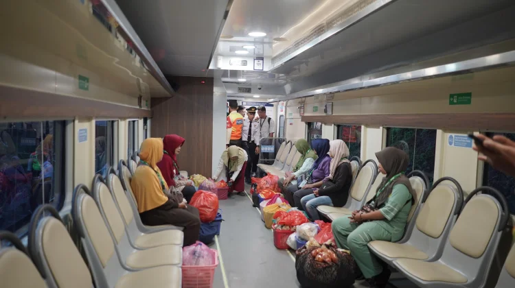 Layanan Kereta Petani Merak-Rangkasbitung Angkut 17.867 Penumpang