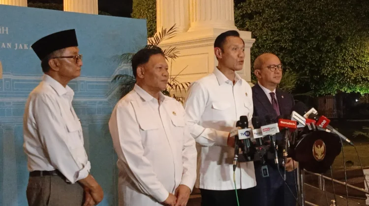 Menko Infra Laporkan Progres Pembangunan Tanggul Laut Pantura ke Presiden