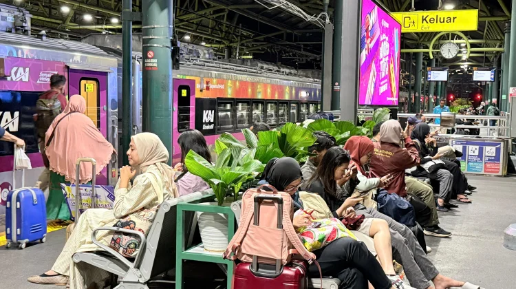 KAI Catat 161.028 Penumpang Berangkat pada Puncak Libur Panjang