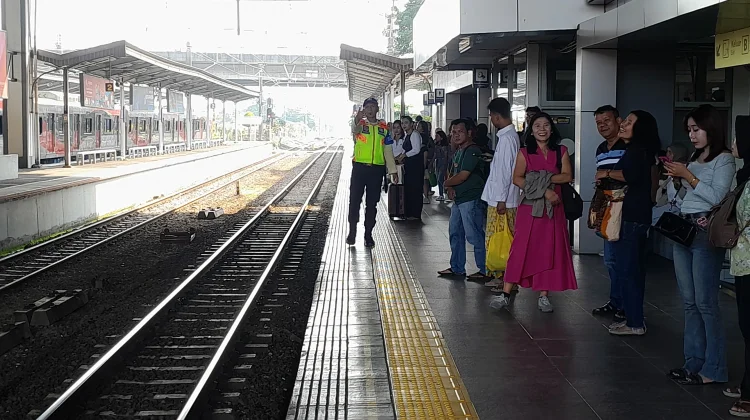 Libur Pertama Kenaikan Yesus Kristus, Stasiun Depok Baru Terpantau Ramai