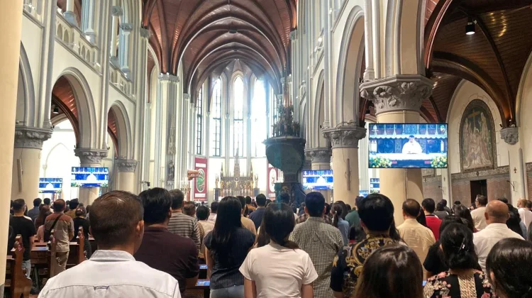 Ribuan Umat Hadiri Misa Kenaikan Yesus Kristus di Gereja Katedral Jakarta