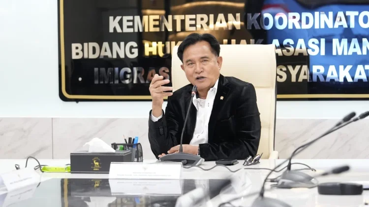 Menko Yusril Tegaskan Pemerintah Tidak Pernah Larang Nobar Pesta Babi