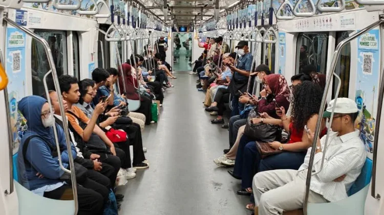 PLN Kampanyekan Transportasi Publik Berbasis Listrik di Jakarta