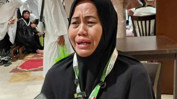 Banjir Hancurkan Rumah, Tak Surutkan Niat Hartati ke Tanah Suci