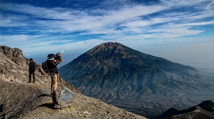 Balai TNGM Sebut Pendaki Ilegal Gunung Merapi Didominasi Pelajar-Mahasiswa