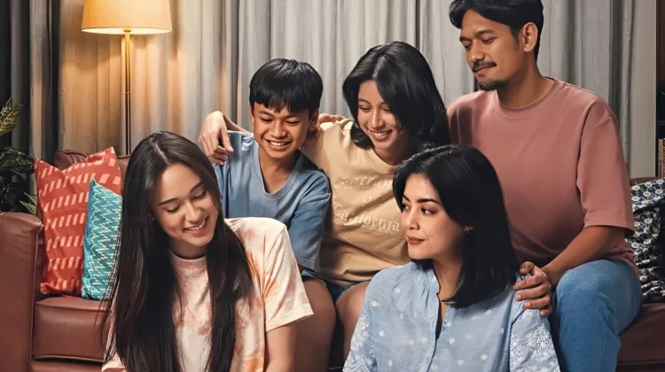 Film 'Yang Lain Boleh Hilang Asal Kau Jangan' Angkat Hubungan Ibu dan Anak Penuh Haru