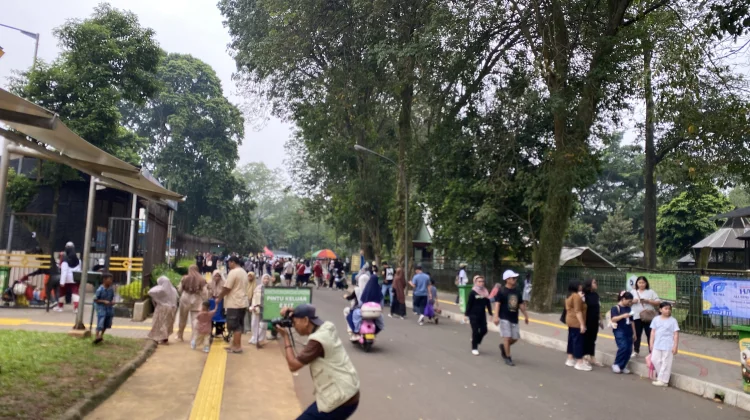 Libur Panjang Ragunan Dipadati Wisatawan Berbagai Daerah