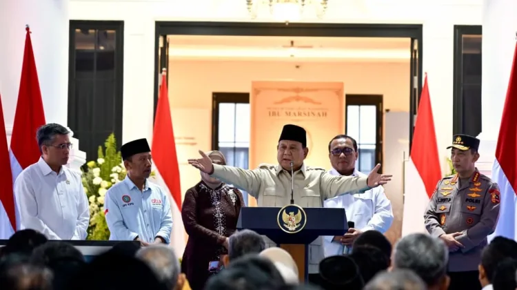 Pastikan Fundamental Ekonomi Kuat, Presiden: Orang Desa Tidak Pakai Dollar