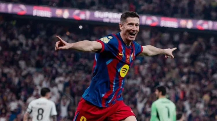 Lewandowski Tinggalkan Barcelona, Akhiri Petualangan di Camp Nou