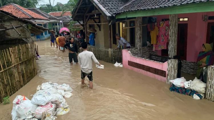 BNPB: Banjir Landa Sejumlah Daerah, Ribuan Warga Terdampak