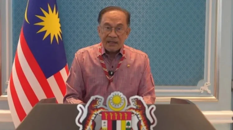 PM Anwar Cerita Alokasikan Rp4,4 T untuk Perbaikan Toilet Sekolah di Malaysia