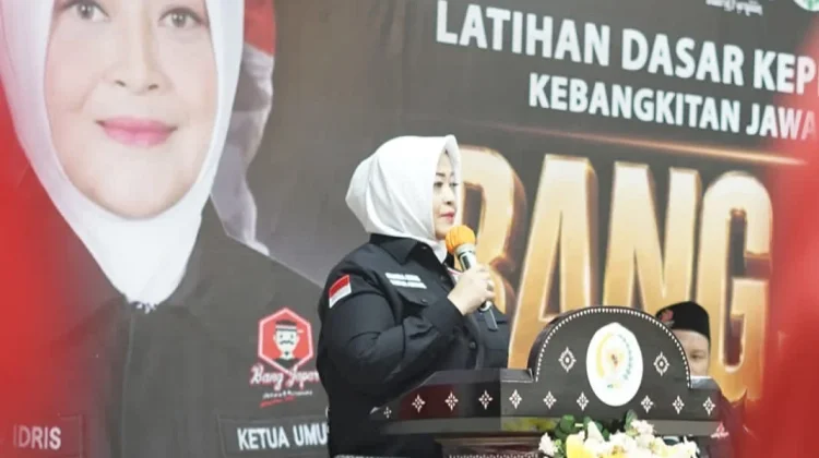 Jejak Sunyi Pengabdian Fahira Idris: dari Senayan ke Jalanan Bersama 'Bang Japar'