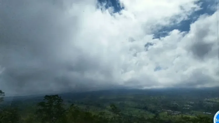 Gunung Semeru Erupsi Dua Kali Senin Sore
