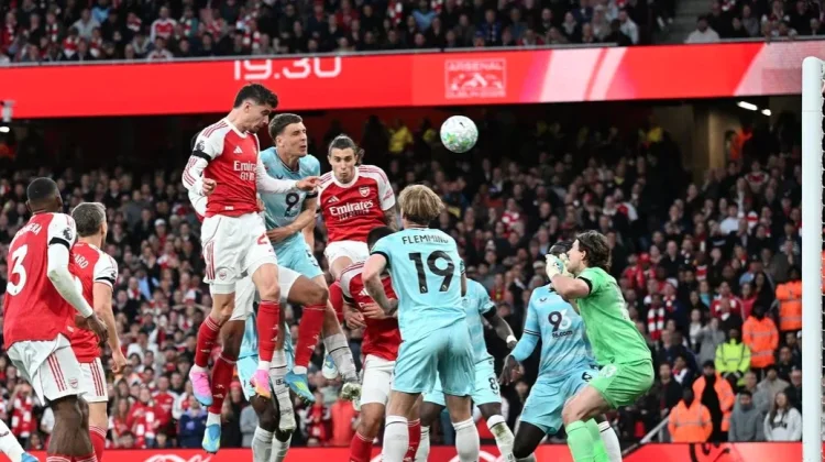 Kalahkan Burnley 1-0, Arsenal Selangkah Lagi Jadi Juara Premiere League