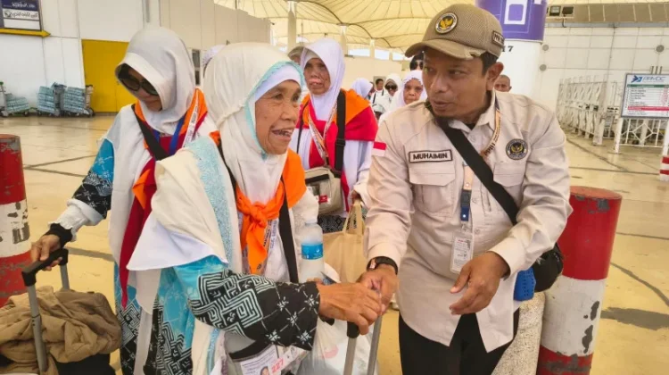 Perjuangan Penjual Daun Pisang Asal Wonosobo hingga Berangkat Haji
