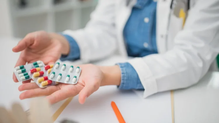 BPOM Wajibkan Pegawai Ritel Penjual Obat Miliki Sertifikat