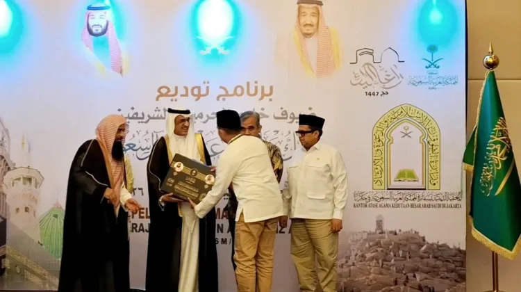Dubes Arab Saudi Melepas Jemaah Haji Undangan Tamu Raja Salman di Jakarta